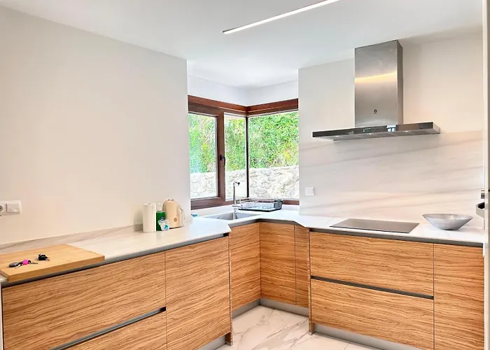 別荘 Con Piscina ゴンドマール